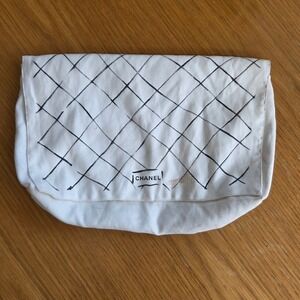 Chanel Karl Lagerfeld Sketch Dust Bag White Quilted Hand Drawn Logo Large 15x10